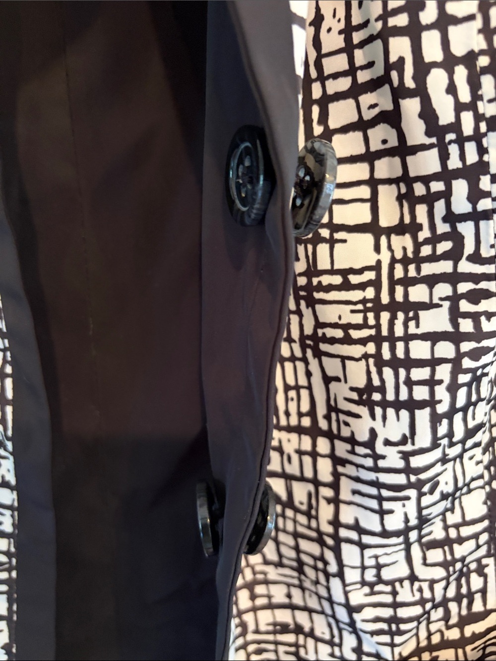 Women's Black and White Reversible Button-Front Nylon Windbreaker Jacket - Picture 5 of 5